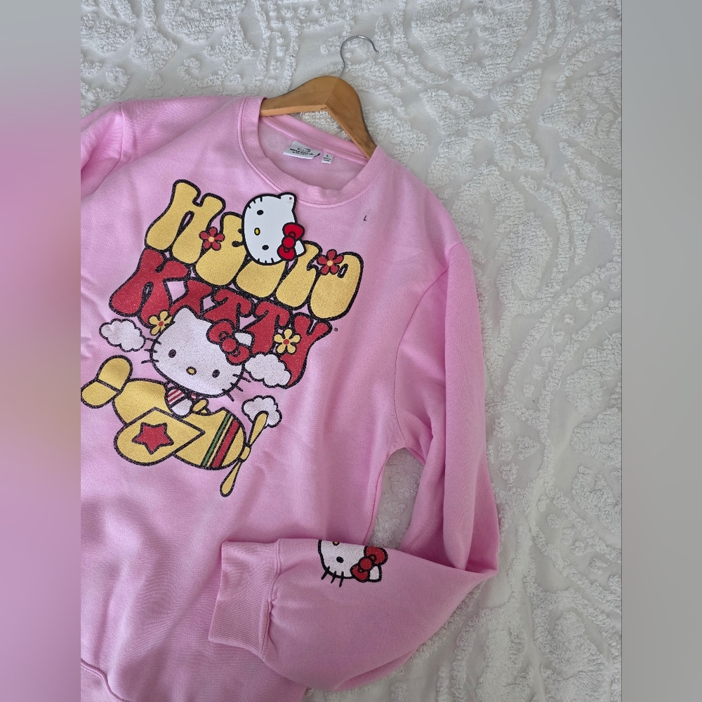 Hello Kitty Crewneck Graphic Sweatshirt Unisex Size L NWT Pink Cotton Blend